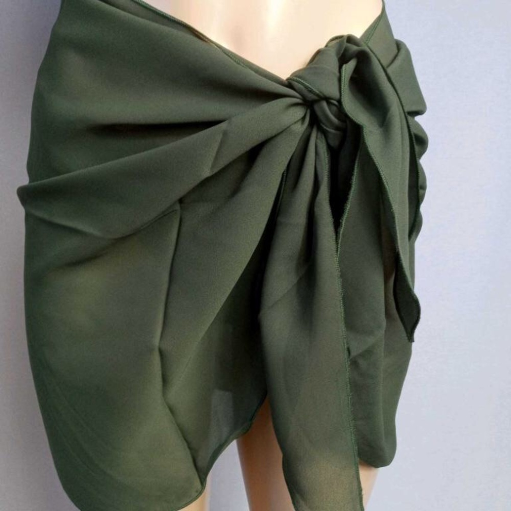 Zuliana Dark Green Beach Cover Up/Sarong. New With Tags